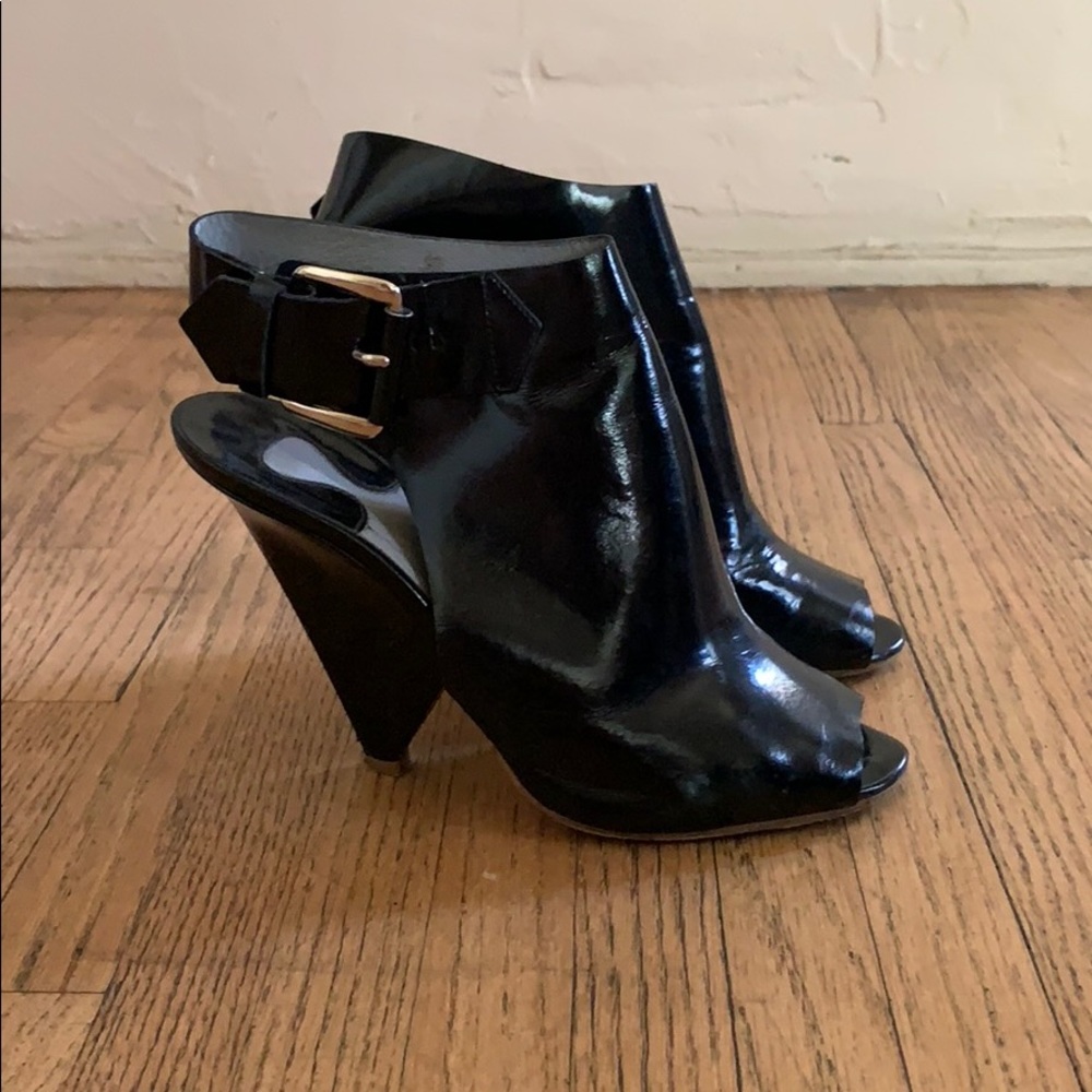 CHLOÉ Authentic patent leather heels